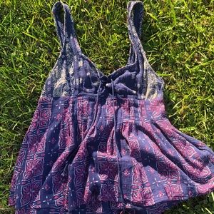 Loose sleeveless blouse